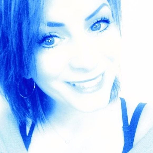 Meet your Posher, Cheryl - Picture 1 of 1